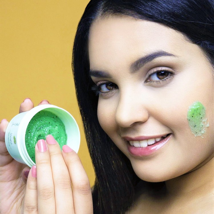 fluff_Peeling-do-twarzy-i-ust-Kiwi.webp