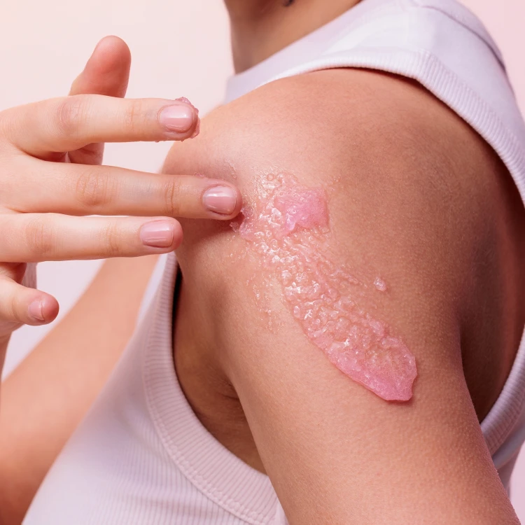 Fluff Raspberry Milkshake - Peeling do mycia ciała 350 ml